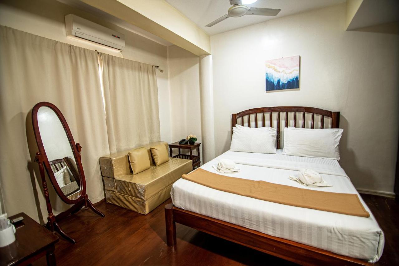 Kiwi Hotel Cebu Екстер'єр фото