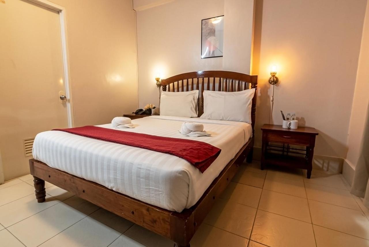 Kiwi Hotel Cebu Екстер'єр фото