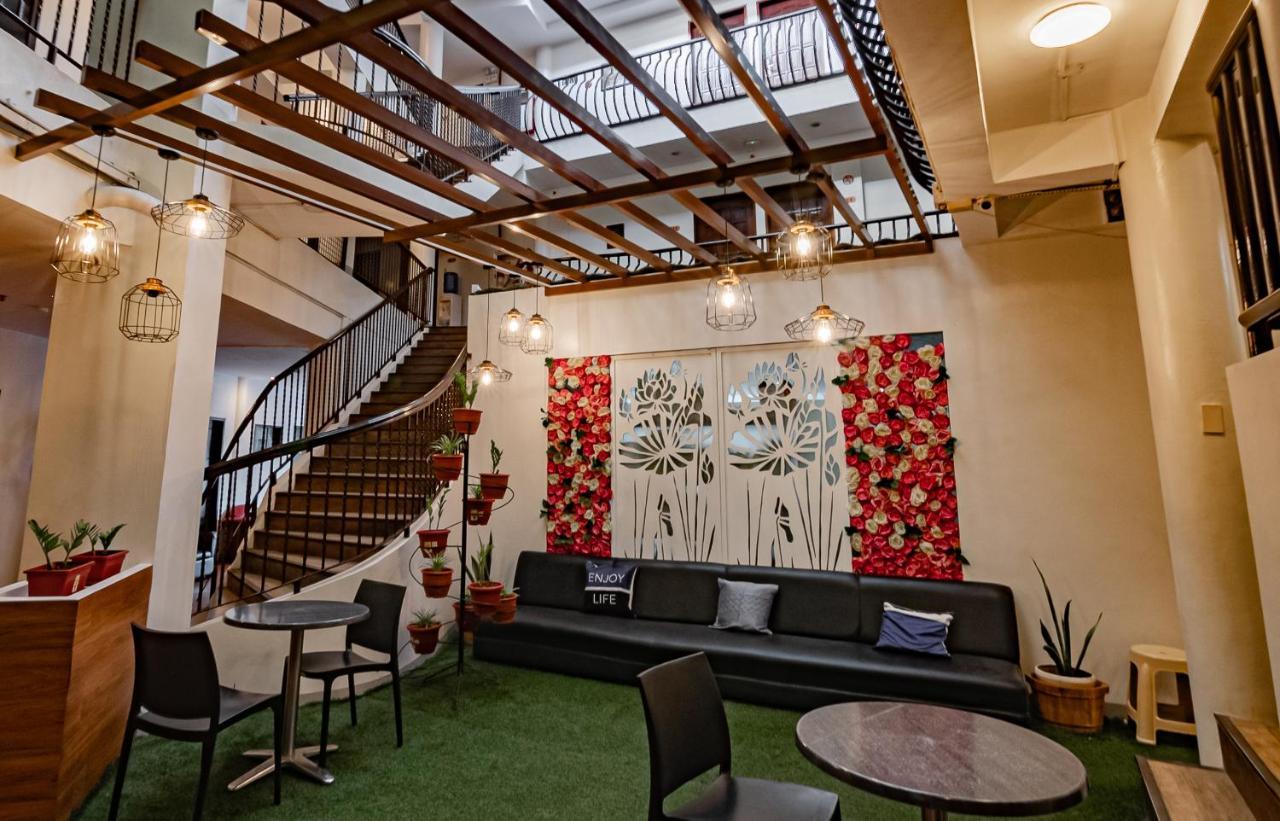 Kiwi Hotel Cebu Екстер'єр фото