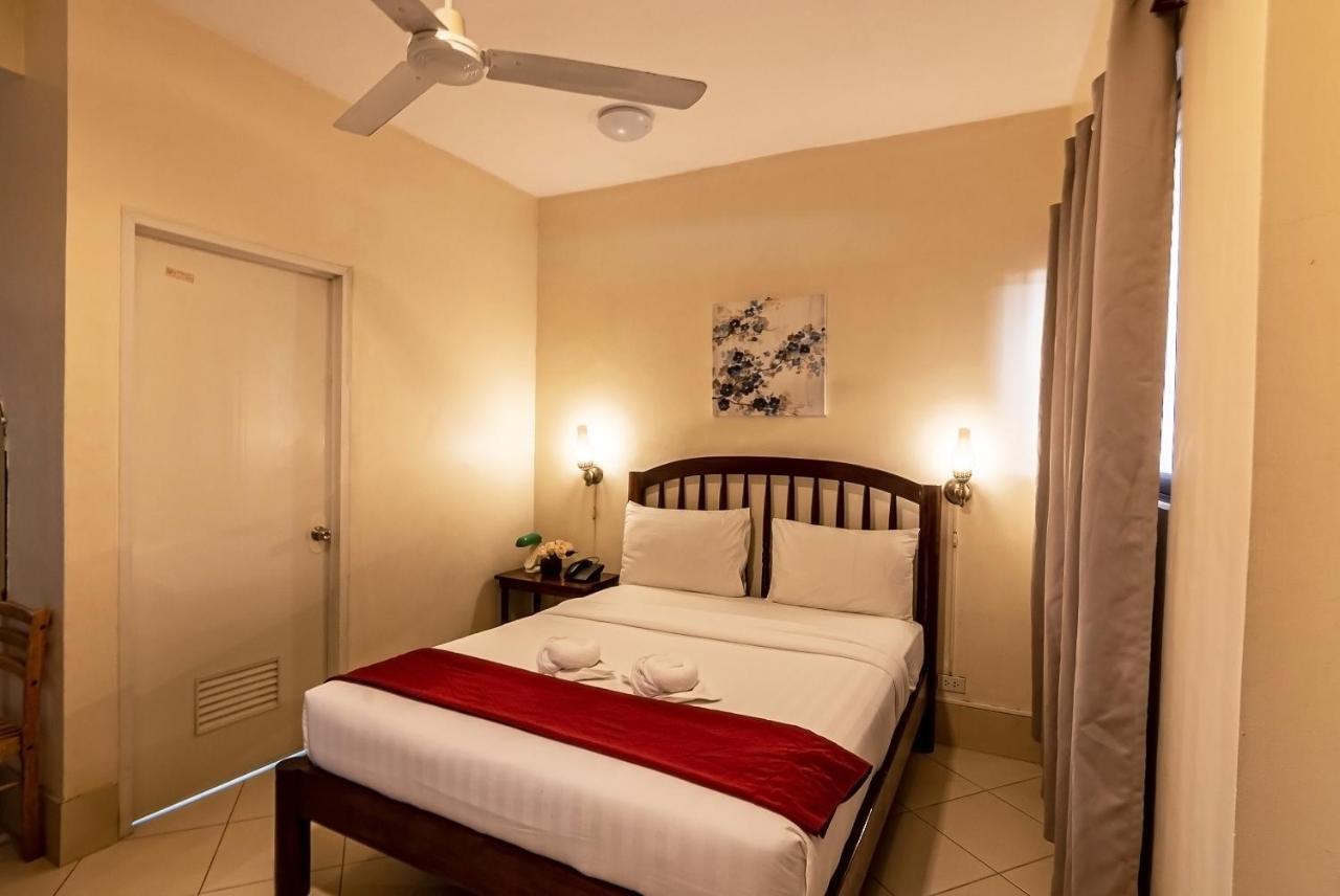 Kiwi Hotel Cebu Екстер'єр фото