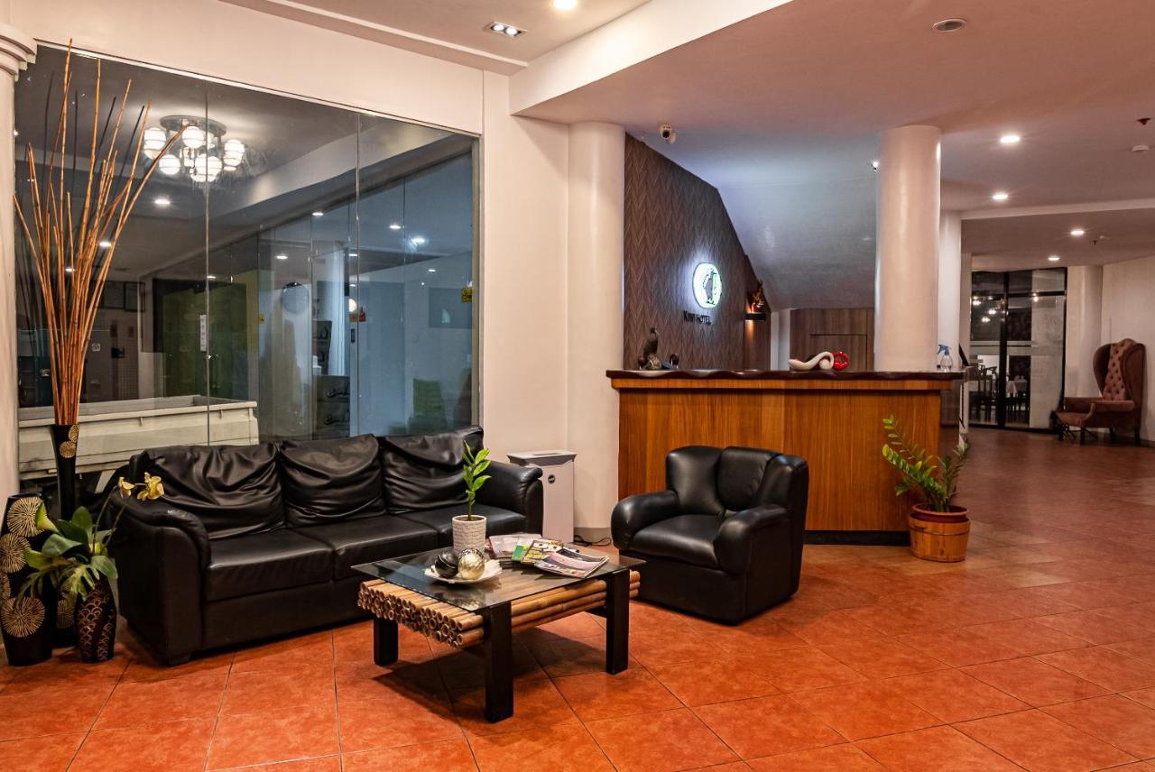 Kiwi Hotel Cebu Екстер'єр фото