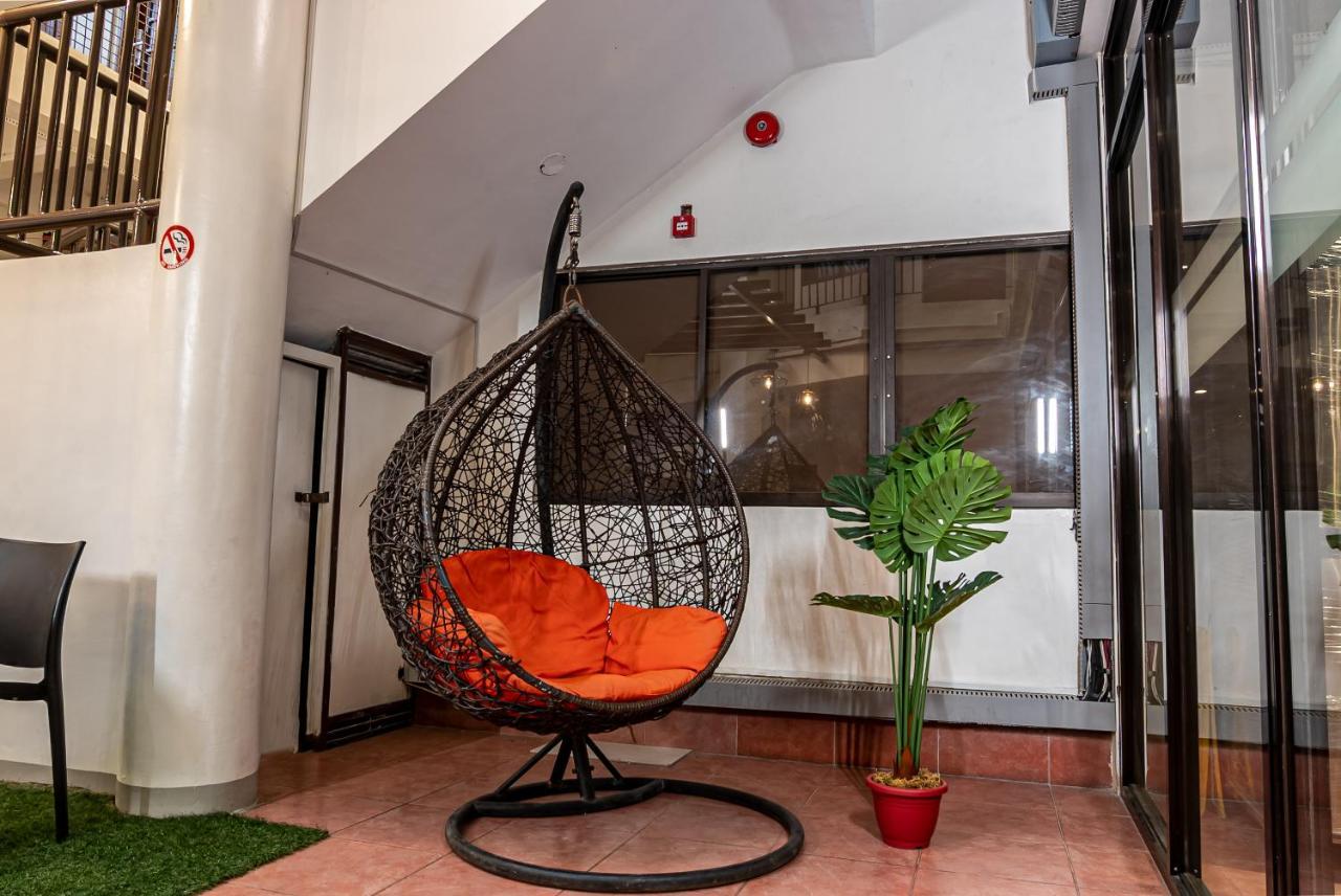 Kiwi Hotel Cebu Екстер'єр фото