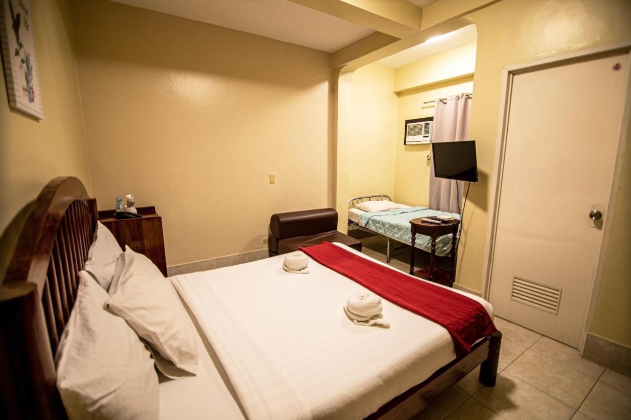 Kiwi Hotel Cebu Екстер'єр фото