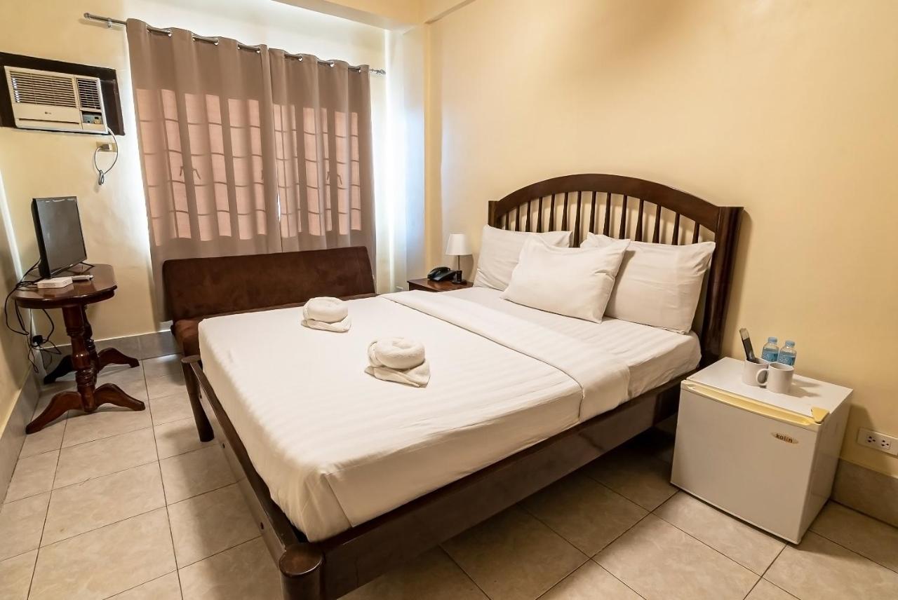 Kiwi Hotel Cebu Екстер'єр фото