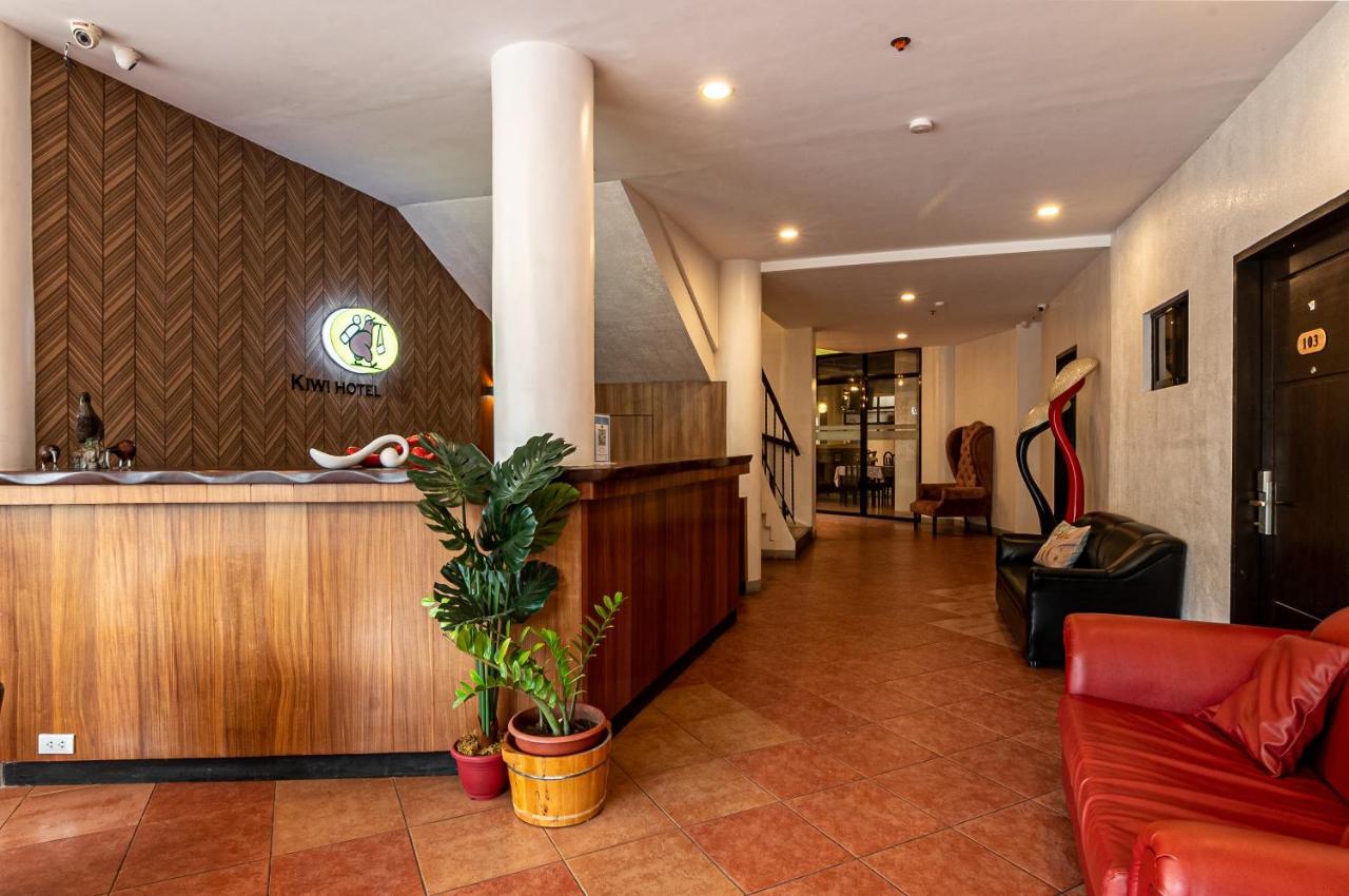 Kiwi Hotel Cebu Екстер'єр фото