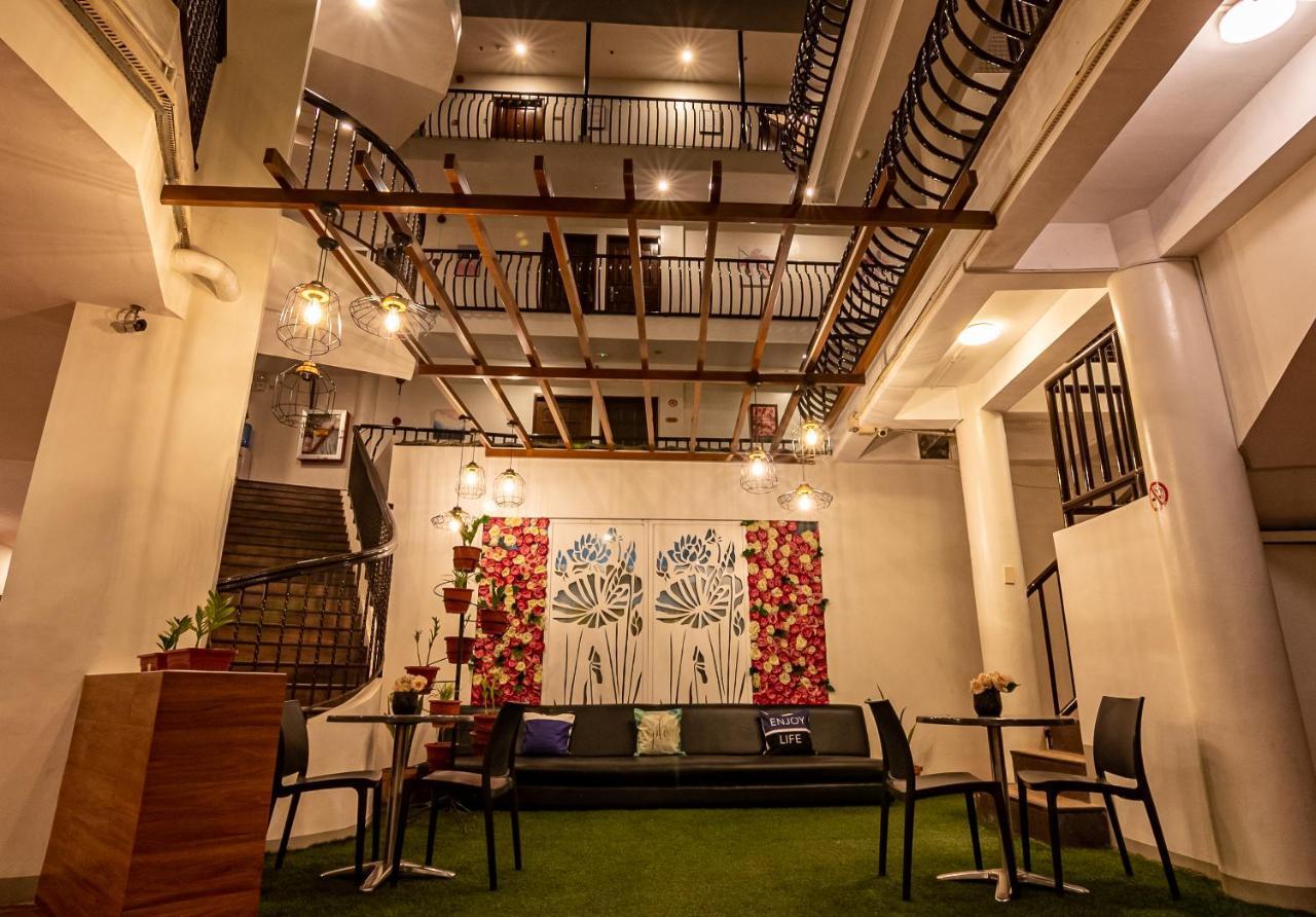 Kiwi Hotel Cebu Екстер'єр фото