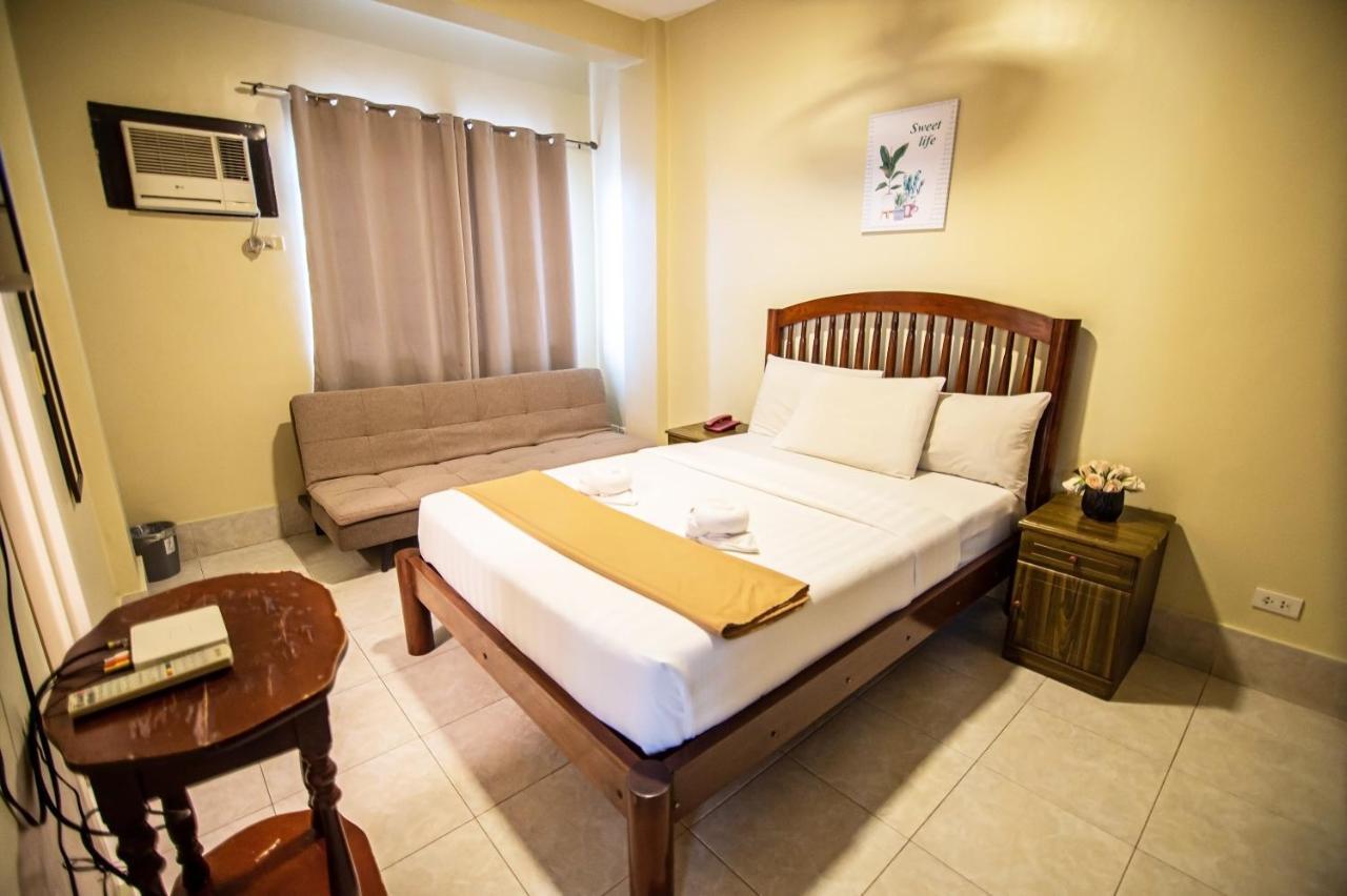 Kiwi Hotel Cebu Екстер'єр фото