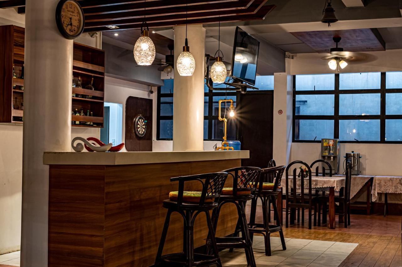 Kiwi Hotel Cebu Екстер'єр фото