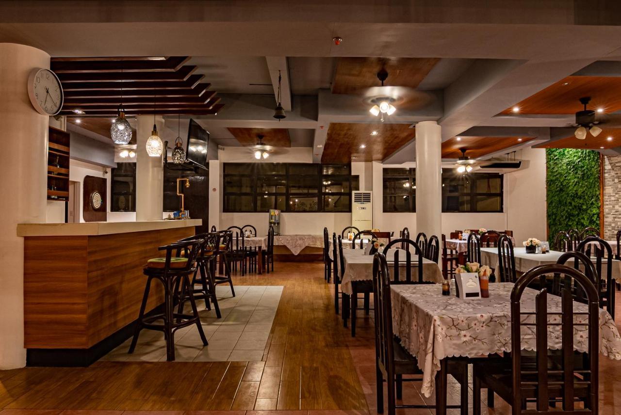 Kiwi Hotel Cebu Екстер'єр фото