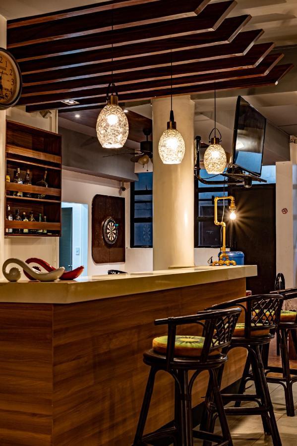 Kiwi Hotel Cebu Екстер'єр фото