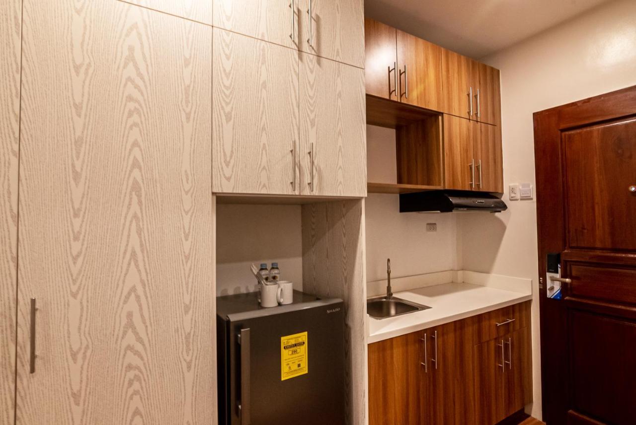 Kiwi Hotel Cebu Екстер'єр фото