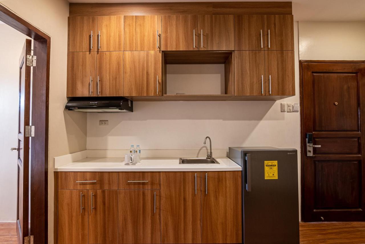 Kiwi Hotel Cebu Екстер'єр фото