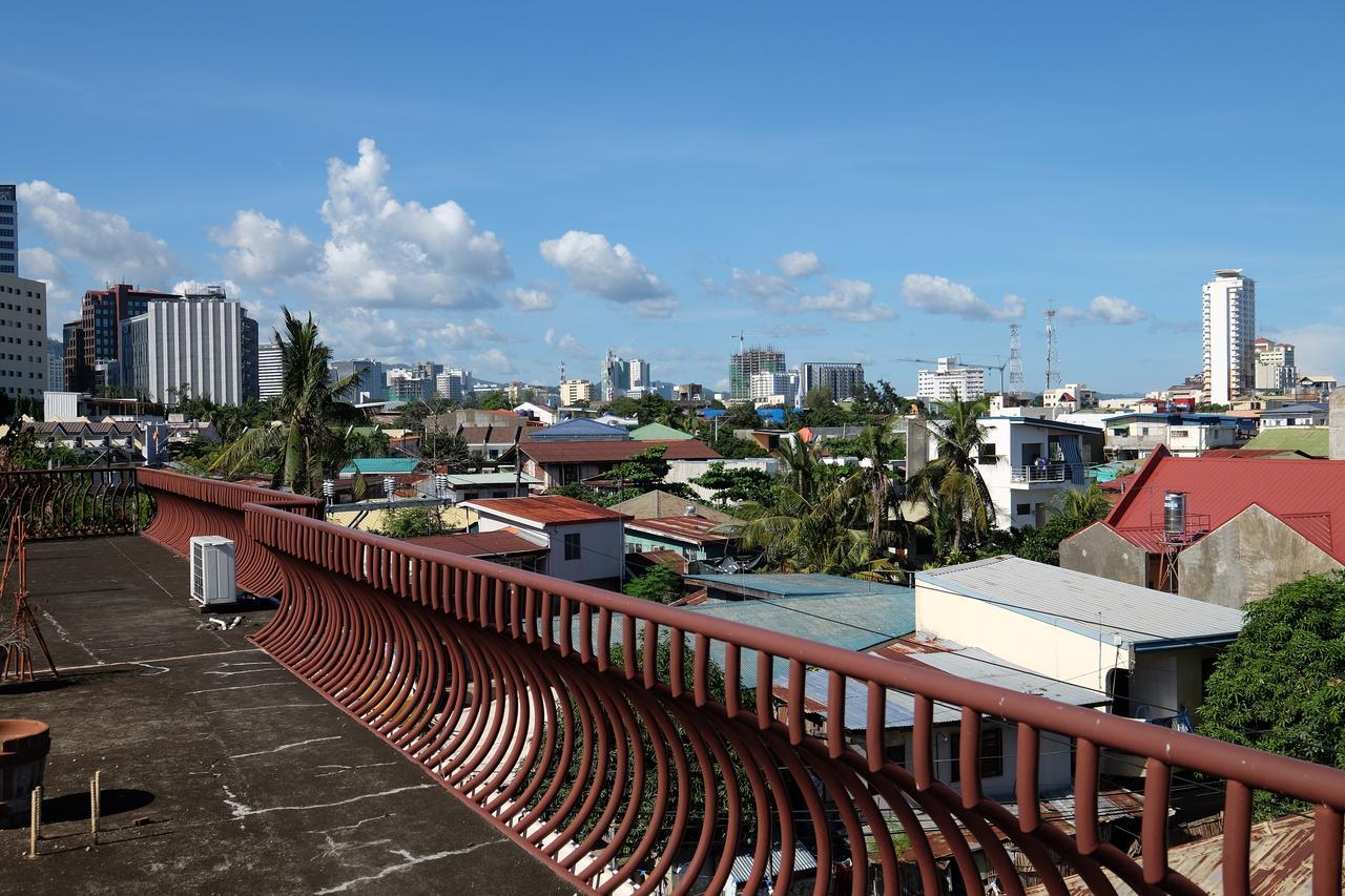 Kiwi Hotel Cebu Екстер'єр фото